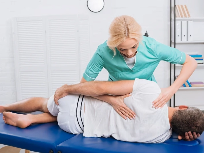Professional Chiropractic Consultation and Evaluation services by Advanced Injury Care Clinic in Brentwood, TN — licensed Chiropractor provider
